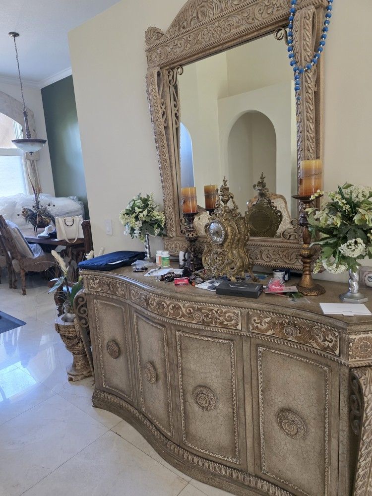 Buffet/dresser With Mirror