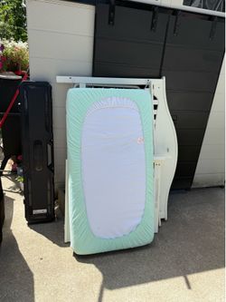 Crib w mattress