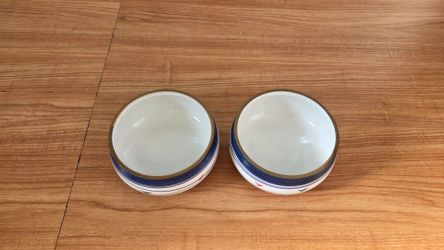 2 bowls