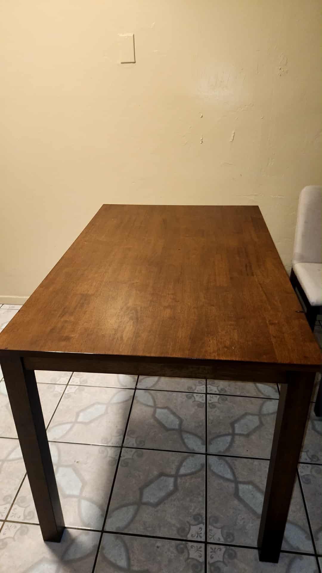 Kitchen Table & Chairs 