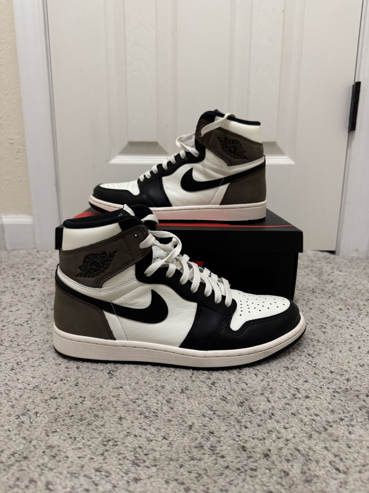 Jordan 1 Retro High OG “Mocha”