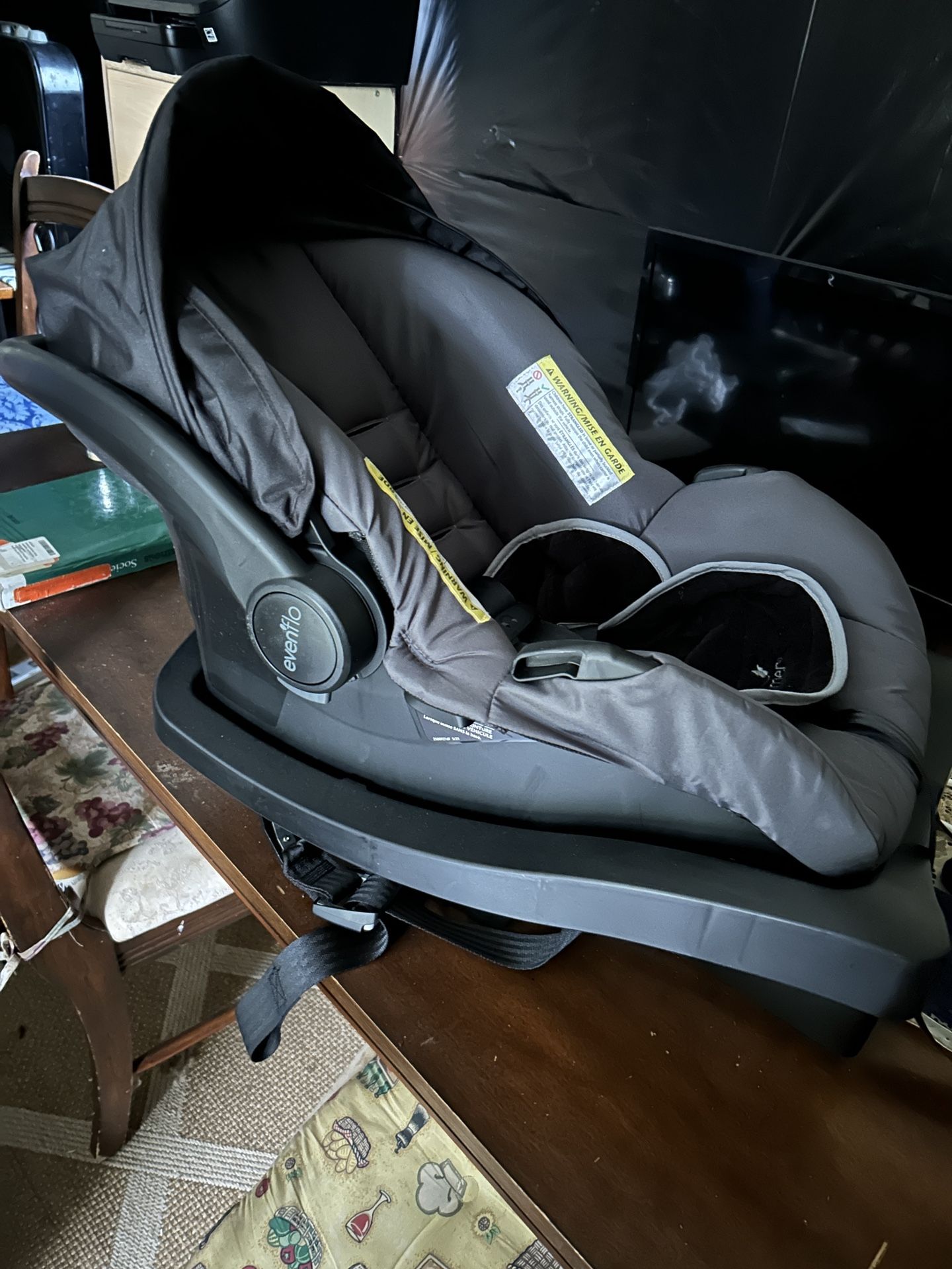 Infant Car Seat NEW Never Used