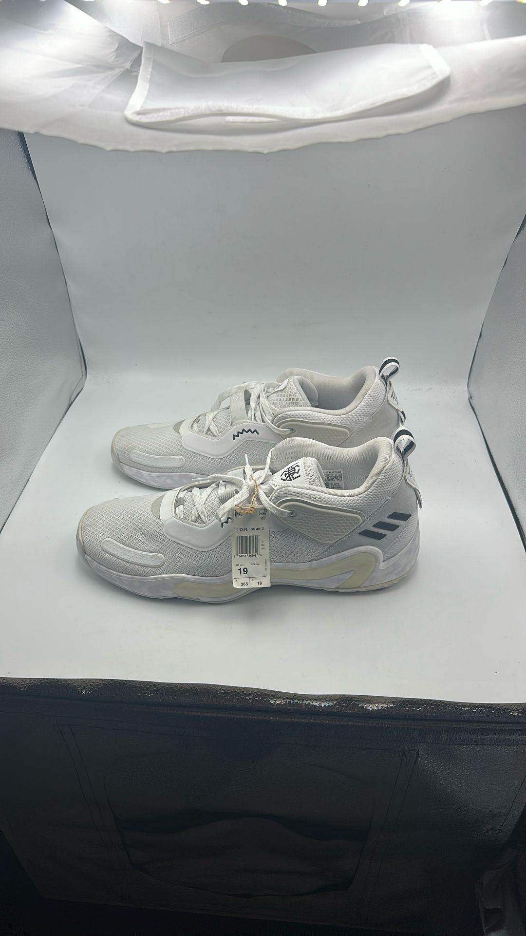 Adidas Hoops F21/S22-TN 21/066 D.1-3. Men 19 US White
