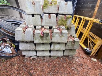 Concrete deck blocks