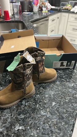 NEW Realtree Edge Toddler Camo Boots Size 6