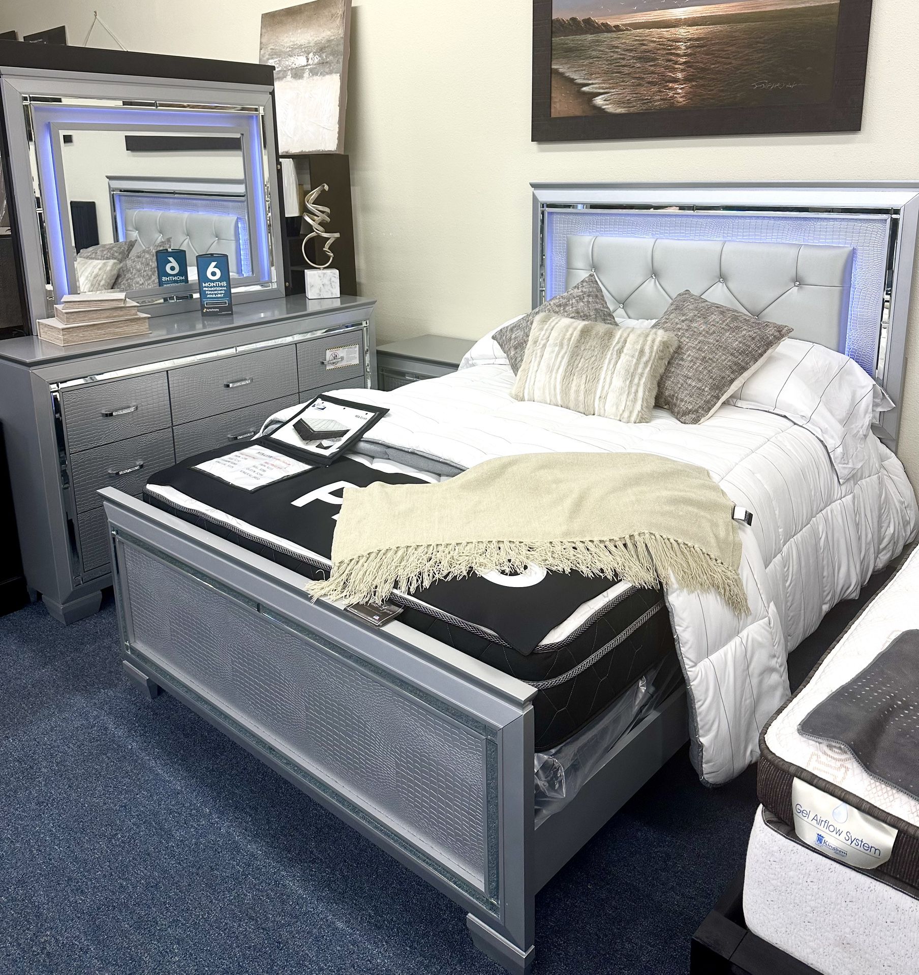 4 Pc Queen Silver Bedroom Set ( Bed Frame, Dresser, Mirror And One Nightstand)