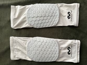 McDavid White Padded Knee Sleeves – Pair