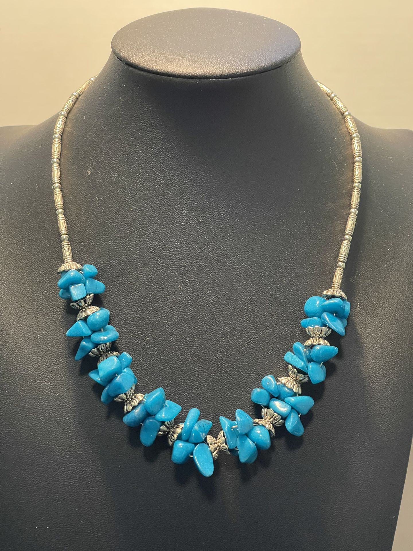 Vintage Y2K Ornate Silver Tone Howlite Turquoise Necklace With Extender