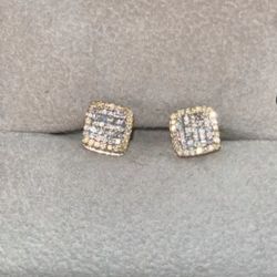 14k Gold Diamond Earrings 