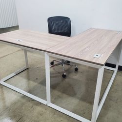 L-Shape Office Desk And Adjustable Chair 