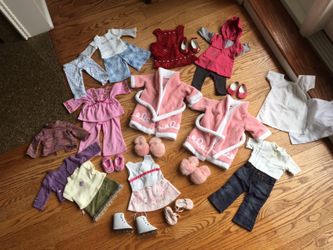 3 Retired American Girl Dolls and Tons of Clothing