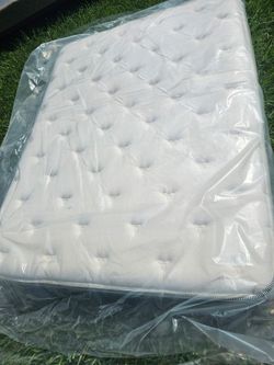 Queen bed like new