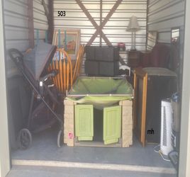Auction Unit 503 10/25 - Furniture, Lamp, Vacuum Cleaner, Wall Art, Mirror, Baby Toys