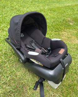 Maxi-Cosi infant car seat with base for sale /