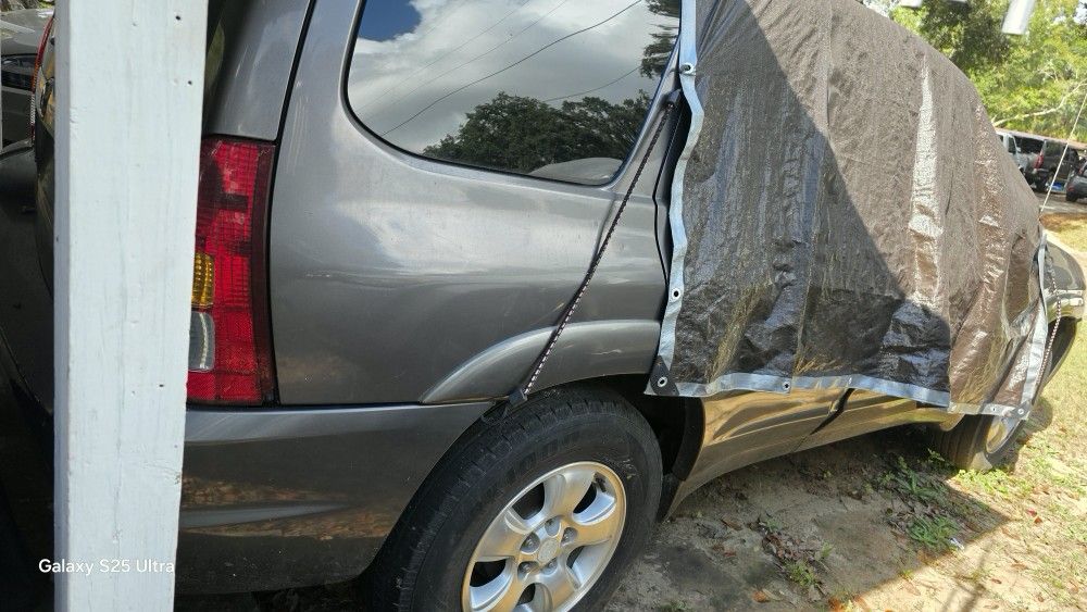2004 Mazda Tribute
