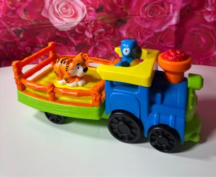 Little People Choo Choo Zoo Musical Train With 2 Figures