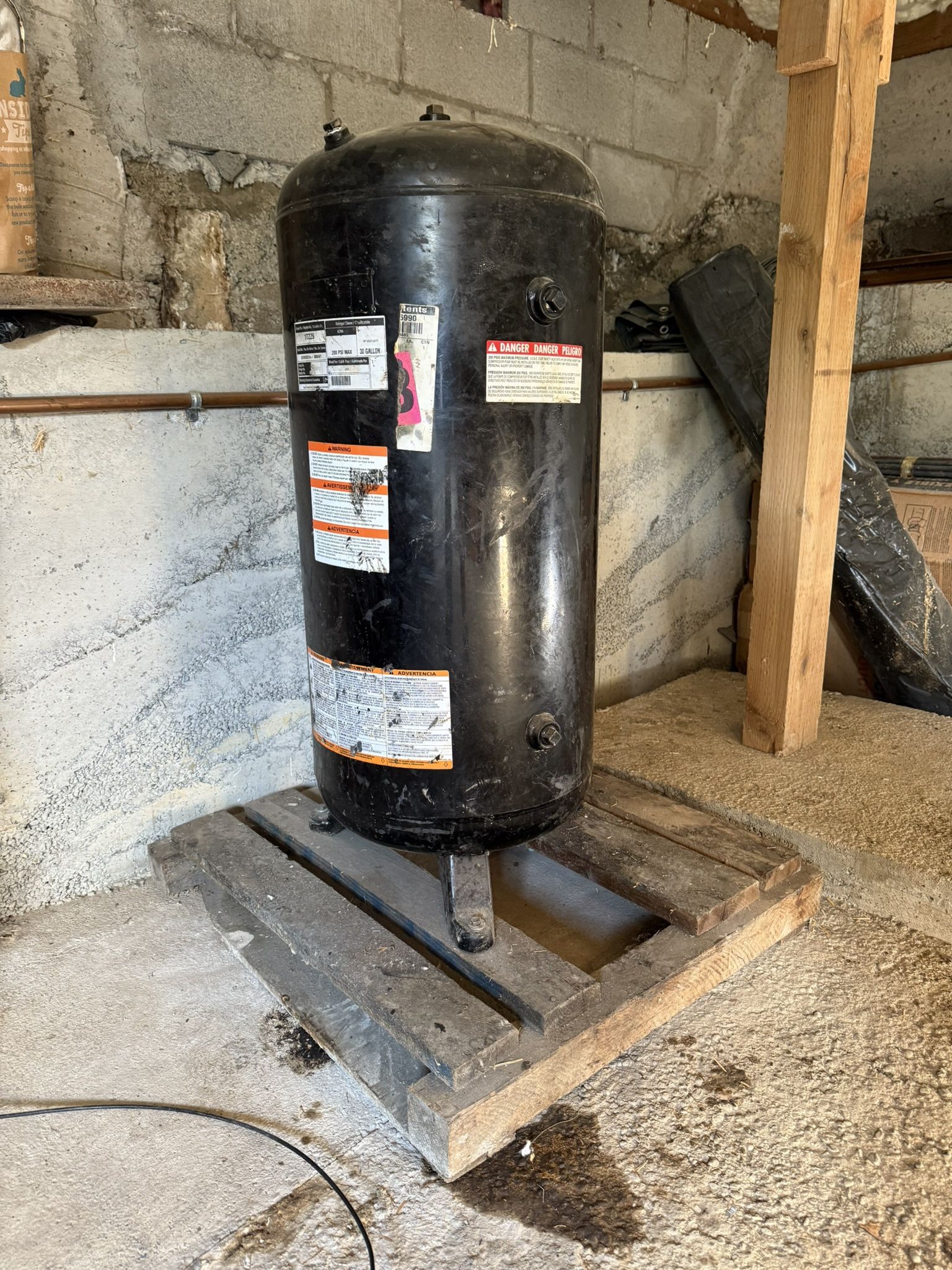 30 Gallon Air Compressor – 200 PSI Max