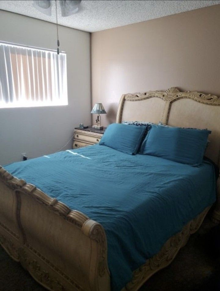 Antique Bedroom Set $700 OBO