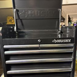 Husky Tool Storage 26 in. W × 16 in. D 5-Drawer Gloss Black Top Tool Chest