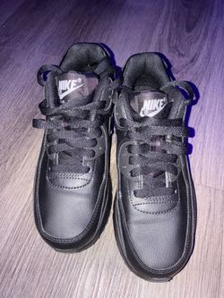 Air Maxes Black Size 4