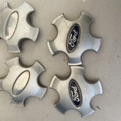 Ford 05-07 Center Rim Caps 