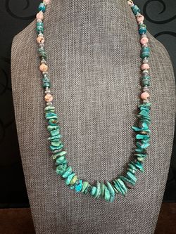 Turquoise Chip Bead Necklace with Pink Accent Beads