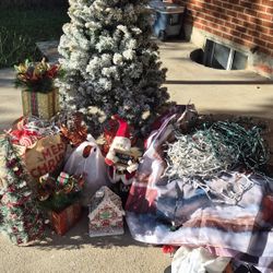 FREE!! Christmas Tree, Ornaments, Inflatables, Lights.