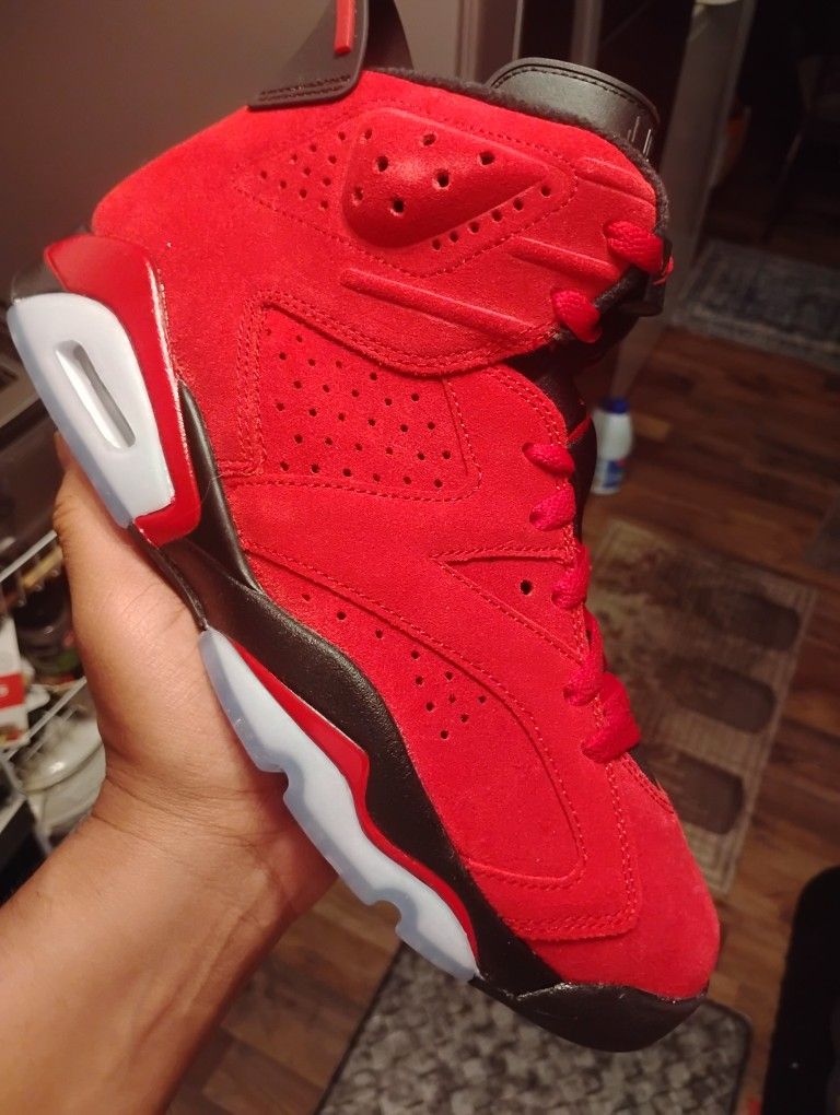 AJ 6 SIZE 9