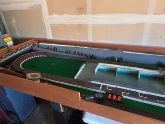 Race track and table