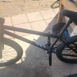 KINK MISSION BMX BIKE...20" 