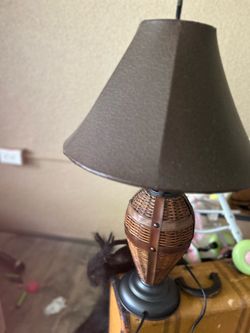 Lamp with leather shade