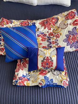 Queen Comforter Set (reversible)