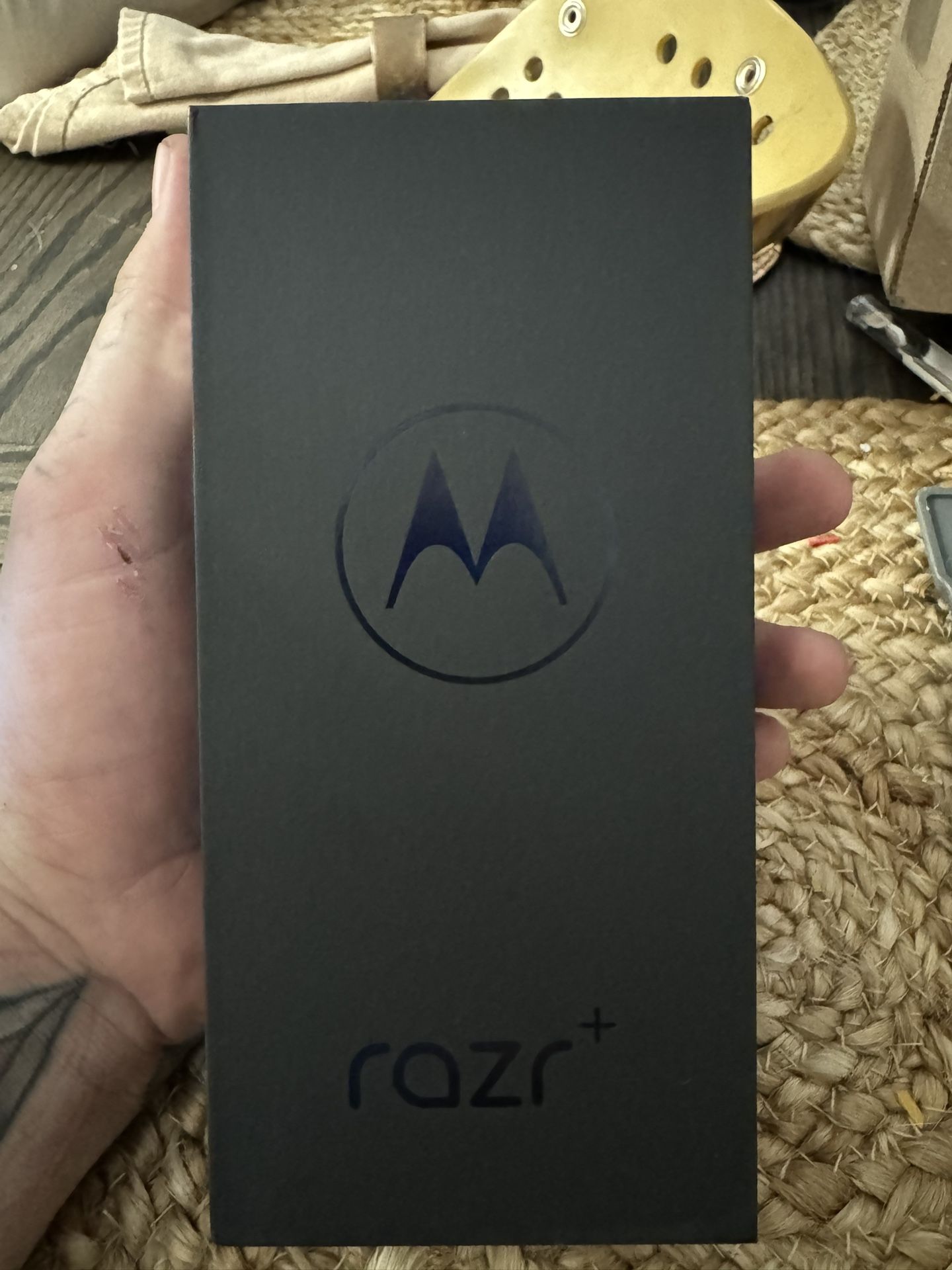New Still Sealed In Box Razr+ 256gig for Sale in Bakersfield, CA - OfferUp