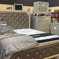 Beautiful Glam 4pc Bedroom Set