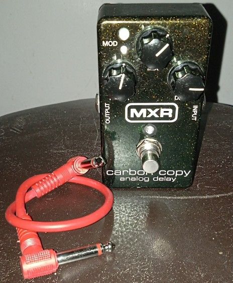 MXR Carbon Copy Analog Delay Guitar Effects Pedal with patch cable 
