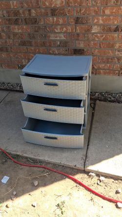 Plastic storage drawer in good condition