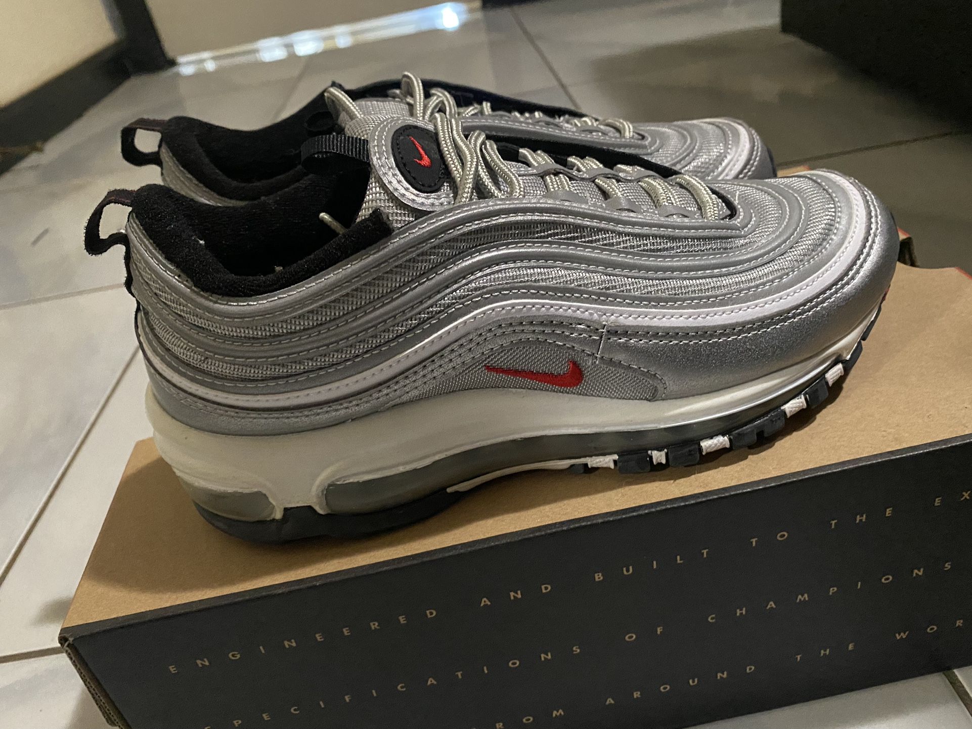 Womans Nike Air Max 97 Size: 8.5