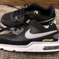 Nike Air Max Shoes Size 2Y