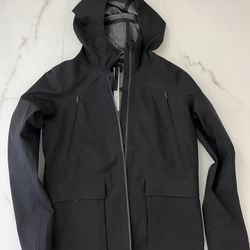 Lululemon Women’s Rain Jacket Size 2 Like New