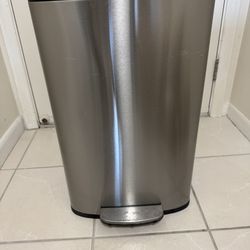 Trash can