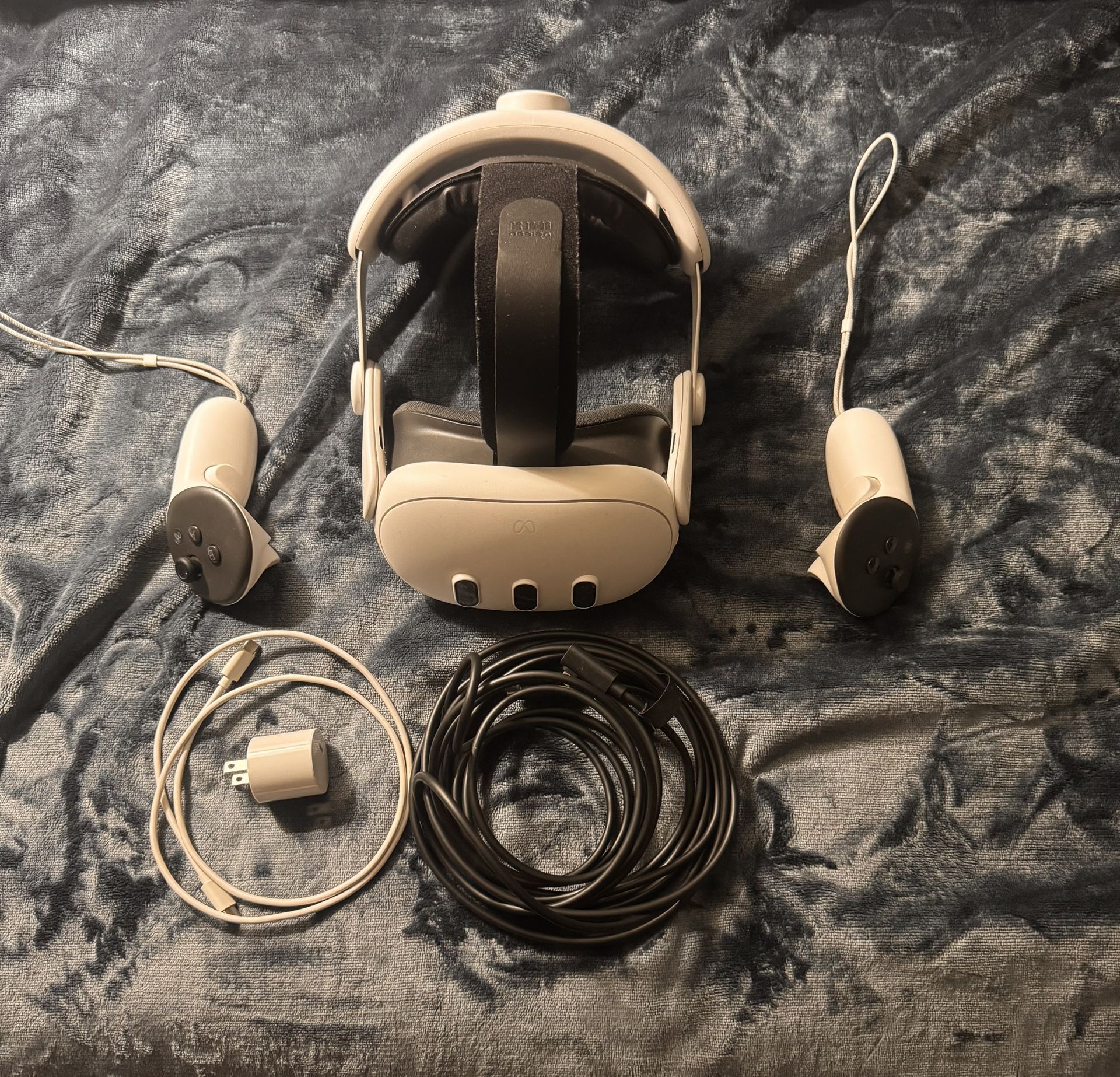 Meta Quest 3 512GB + Accessories