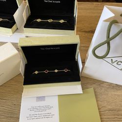 Van Cleefand Arpels Red With Diamond Clover 