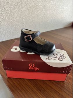 Girl shoes