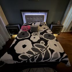 Queen Bedroom Set