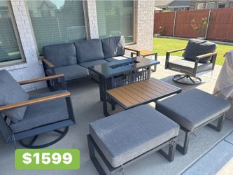 In -stock patio set with cushions (we finance and deliver)