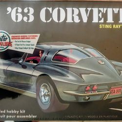 AMT 1963 Chevy Corvette 1:25 Scale Model kit
