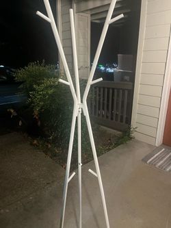 Great moving deal Like new white coat rack