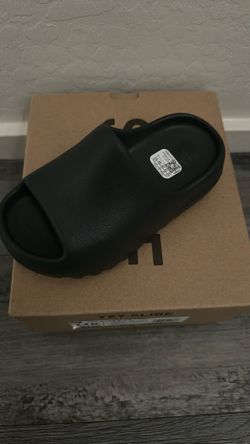 Kids Yeezy Slide