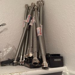 Water heater flexible connection 