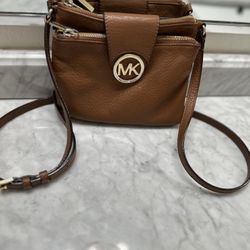 MICHAEL KORS Brown Pebbled Leather Small Fulton Crossbody Bag